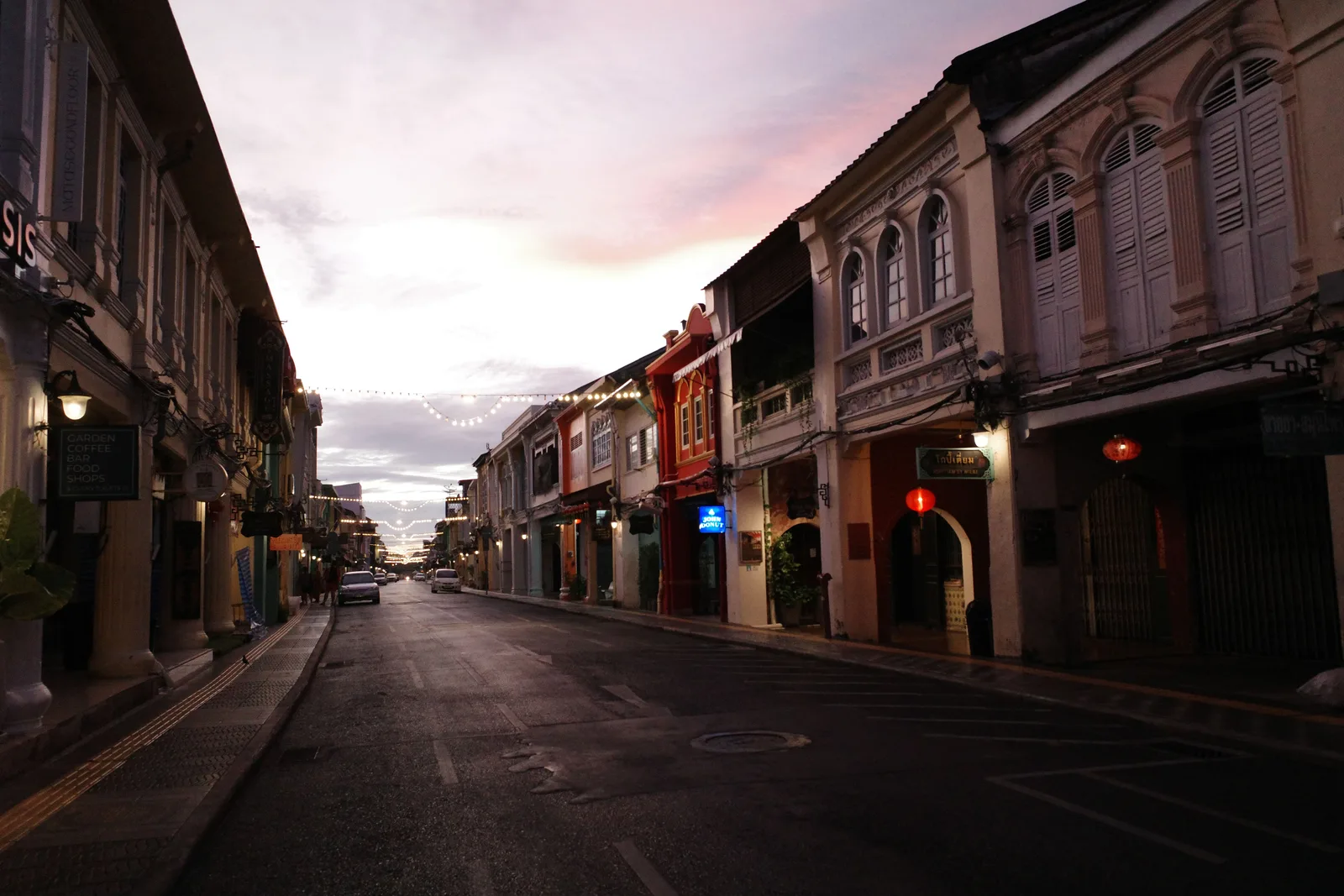 Lard Yai (Sunday Walking Street)
